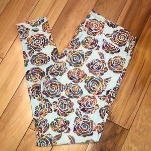 LuLaRoe Tall & Curvy leggings